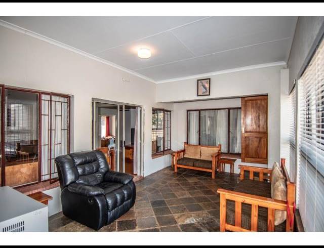 6 BEDROOM HOUSE FOR SALE IN WHITE RIVER EXT 18